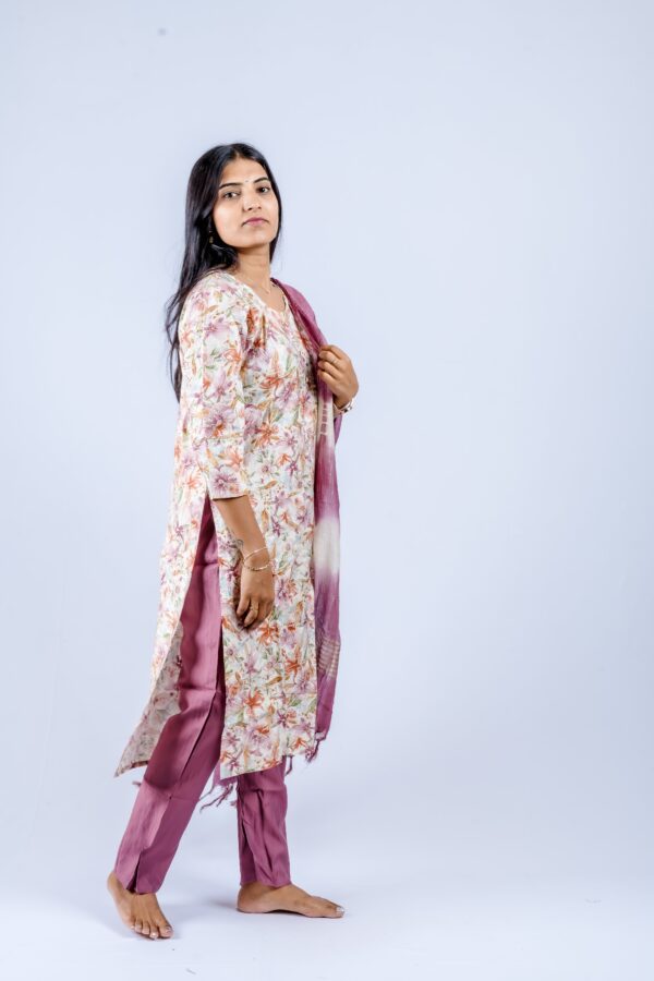 Lavender ethnic suit set - Image 4
