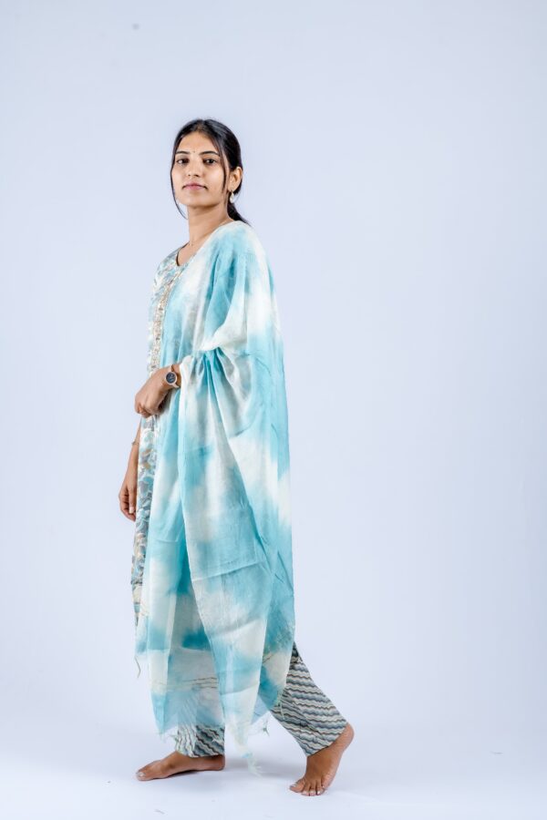 Light blue floral-printed straight kurta - Image 5