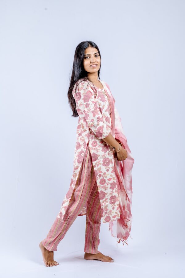 Graceful Pink Tie-Dye Cotton Suit Set - Image 6