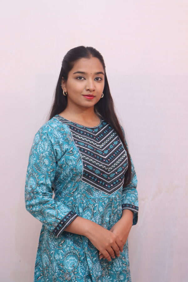 Teal Blue with Black & White detailing - Image 4