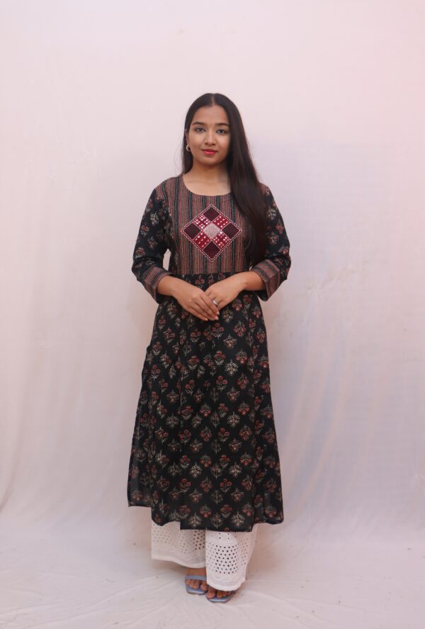 Elegant Black Printed Kurta with Embroidered Yoke