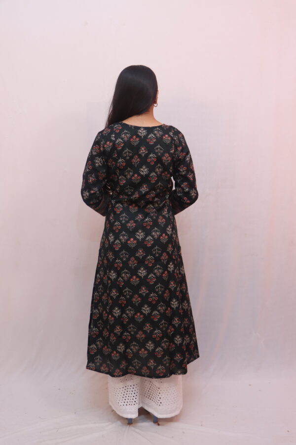 Elegant Black Printed Kurta with Embroidered Yoke - Image 7