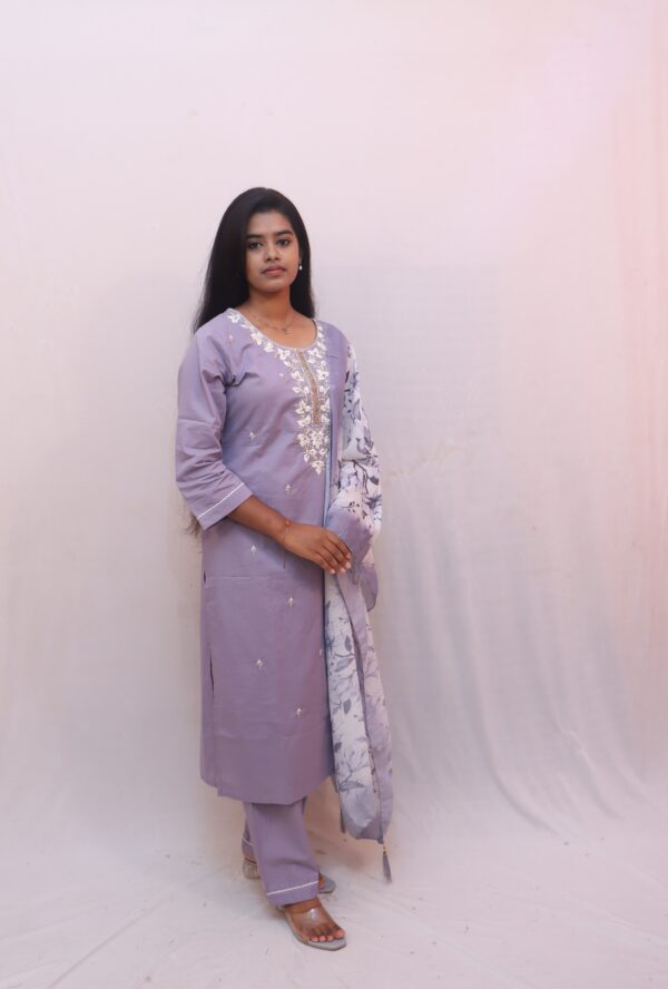 Lavender with white embroidery straight-cut suit set - Image 6