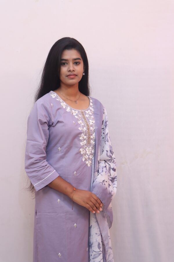 Lavender with white embroidery straight-cut suit set - Image 7