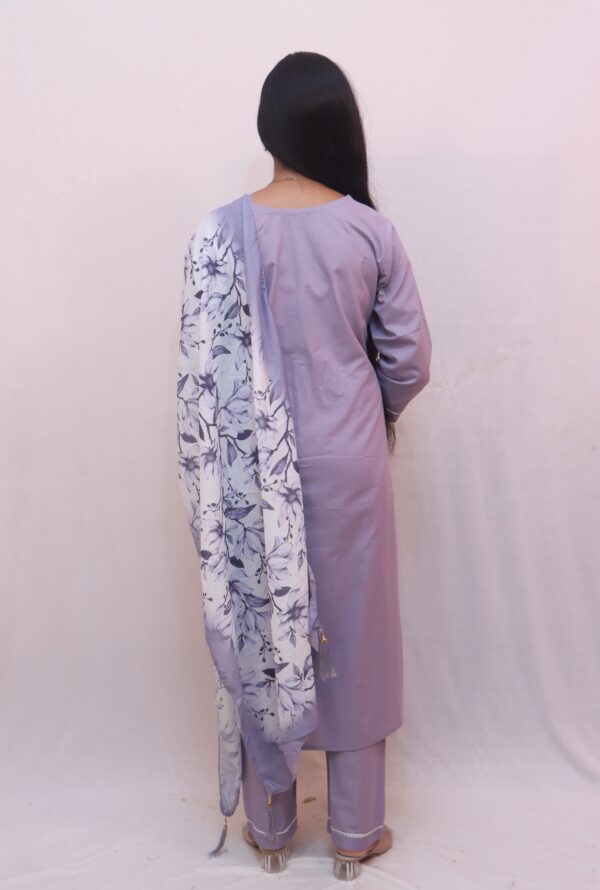 Lavender with white embroidery straight-cut suit set - Image 8