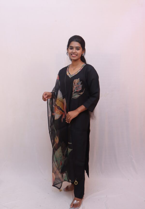 Black Floral Printed Suit Set with Dupatta a flattering V-neckline - Image 4