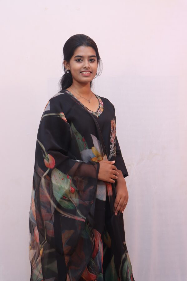 Black Floral Printed Suit Set with Dupatta a flattering V-neckline - Image 6