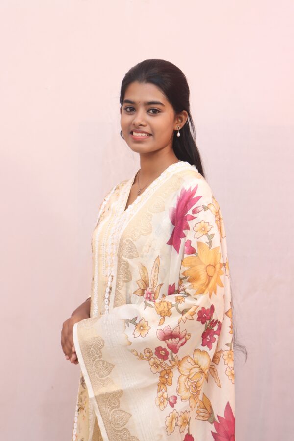 Floral Print Cream Kurta Set with Dupatta - Image 5