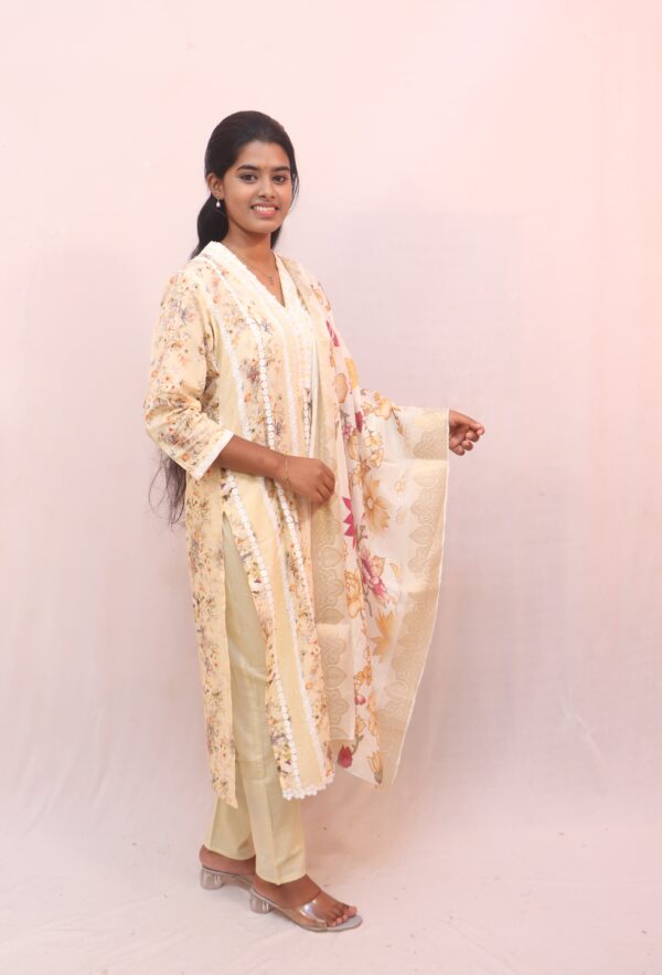 Floral Print Cream Kurta Set with Dupatta - Image 6