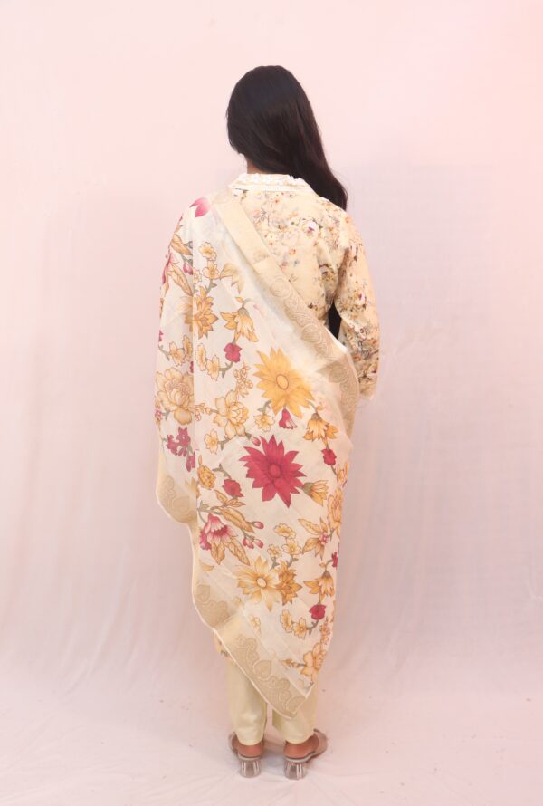Floral Print Cream Kurta Set with Dupatta - Image 7