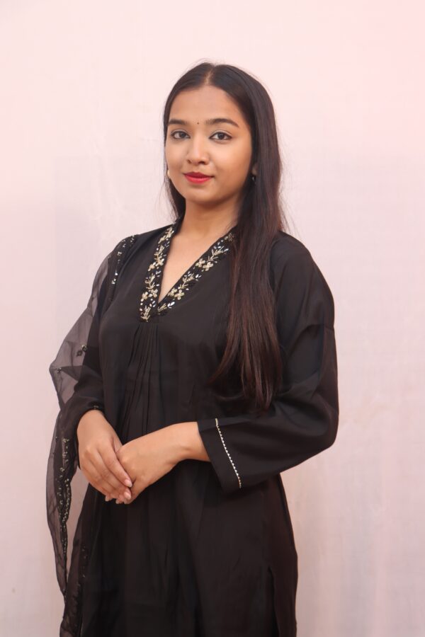 Black Embroidered Kurta Set with Dupatta - Image 3