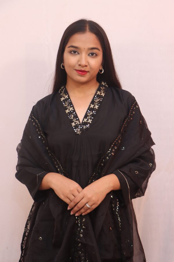 Black Embroidered Kurta Set with Dupatta - Image 5