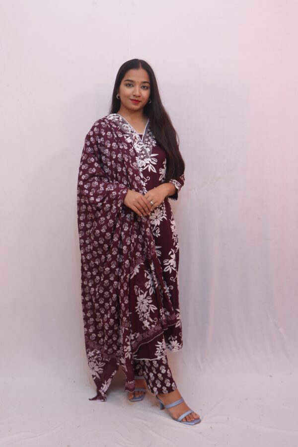 Maroon & White Floral Printed Cotton Suit Set - Image 3